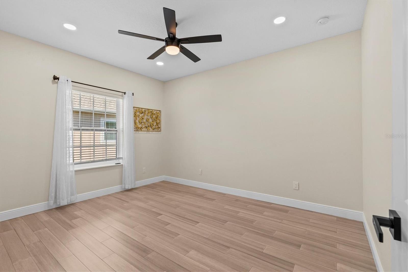 1081 S POINTE ALEXIS DR — photo 24