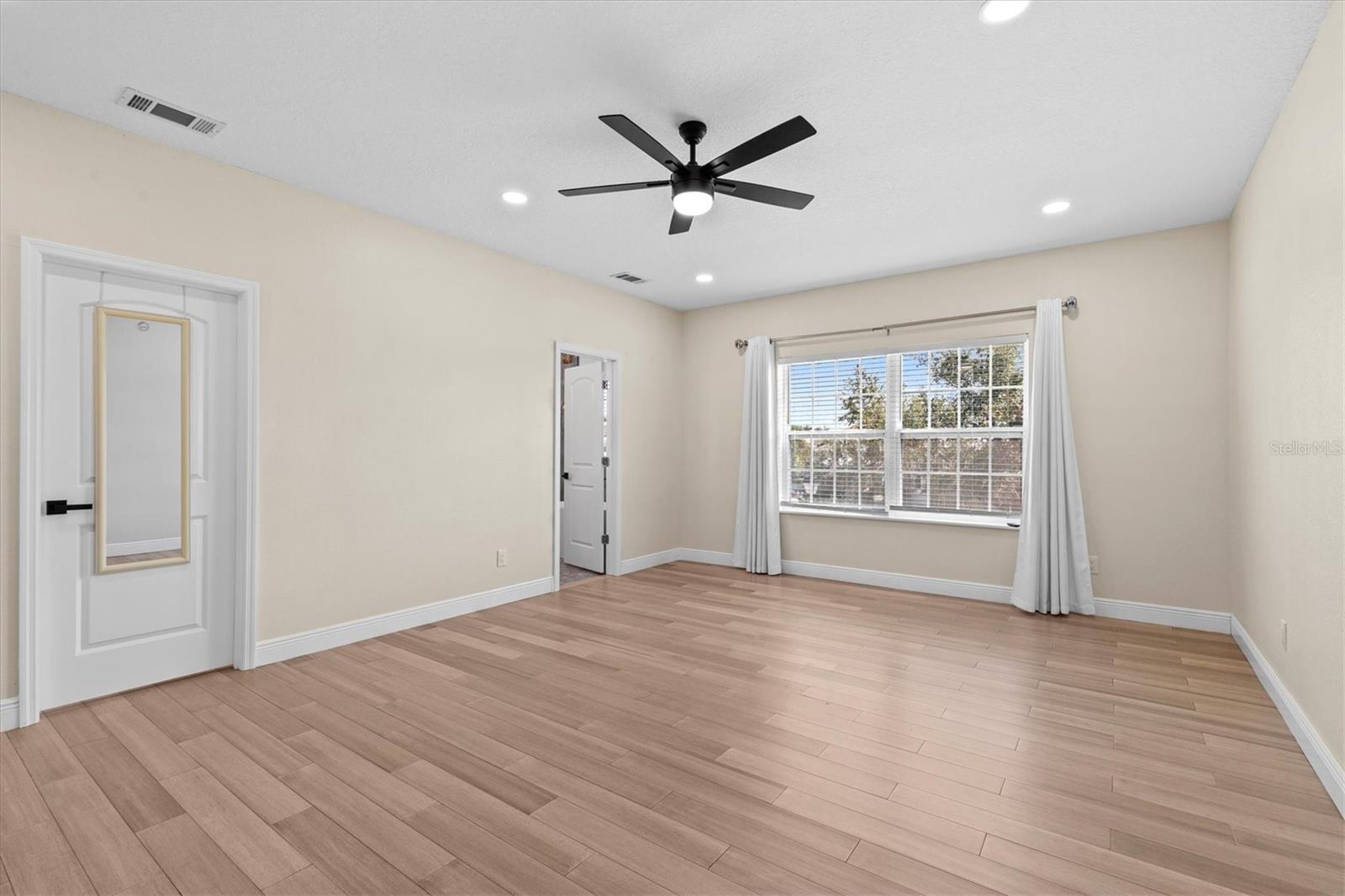 1081 S POINTE ALEXIS DR — photo 14