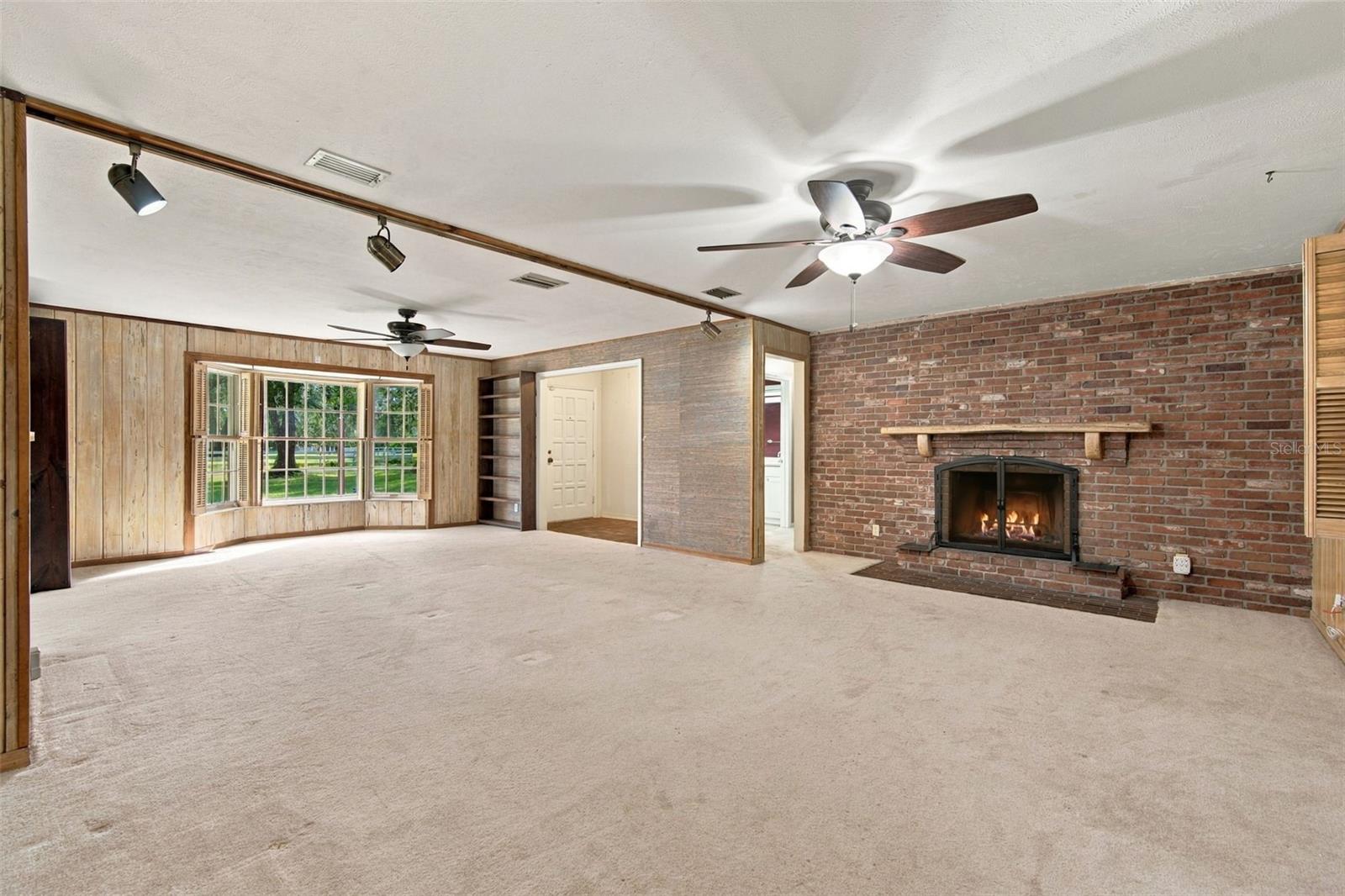409 EL GRECO DR — photo 10