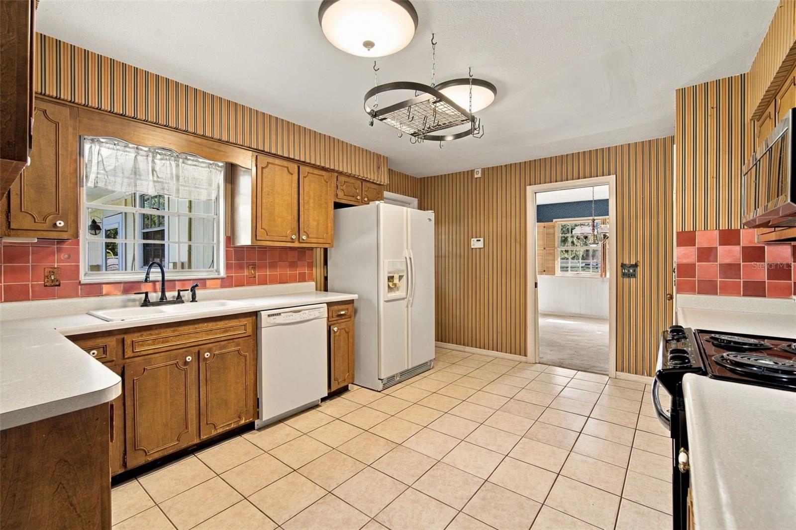 409 EL GRECO DR — photo 3