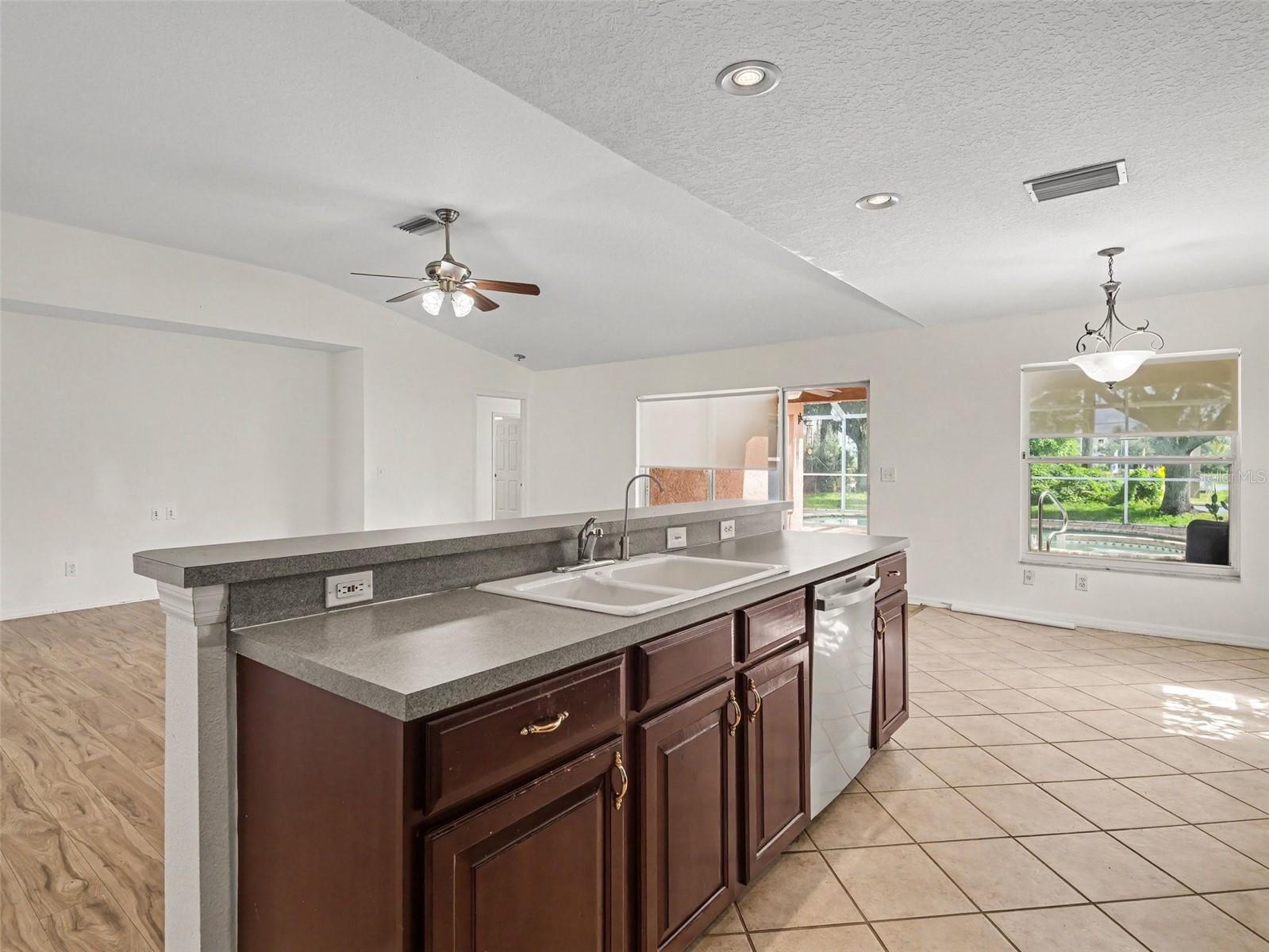 3905 CARDIFF PL — photo 9