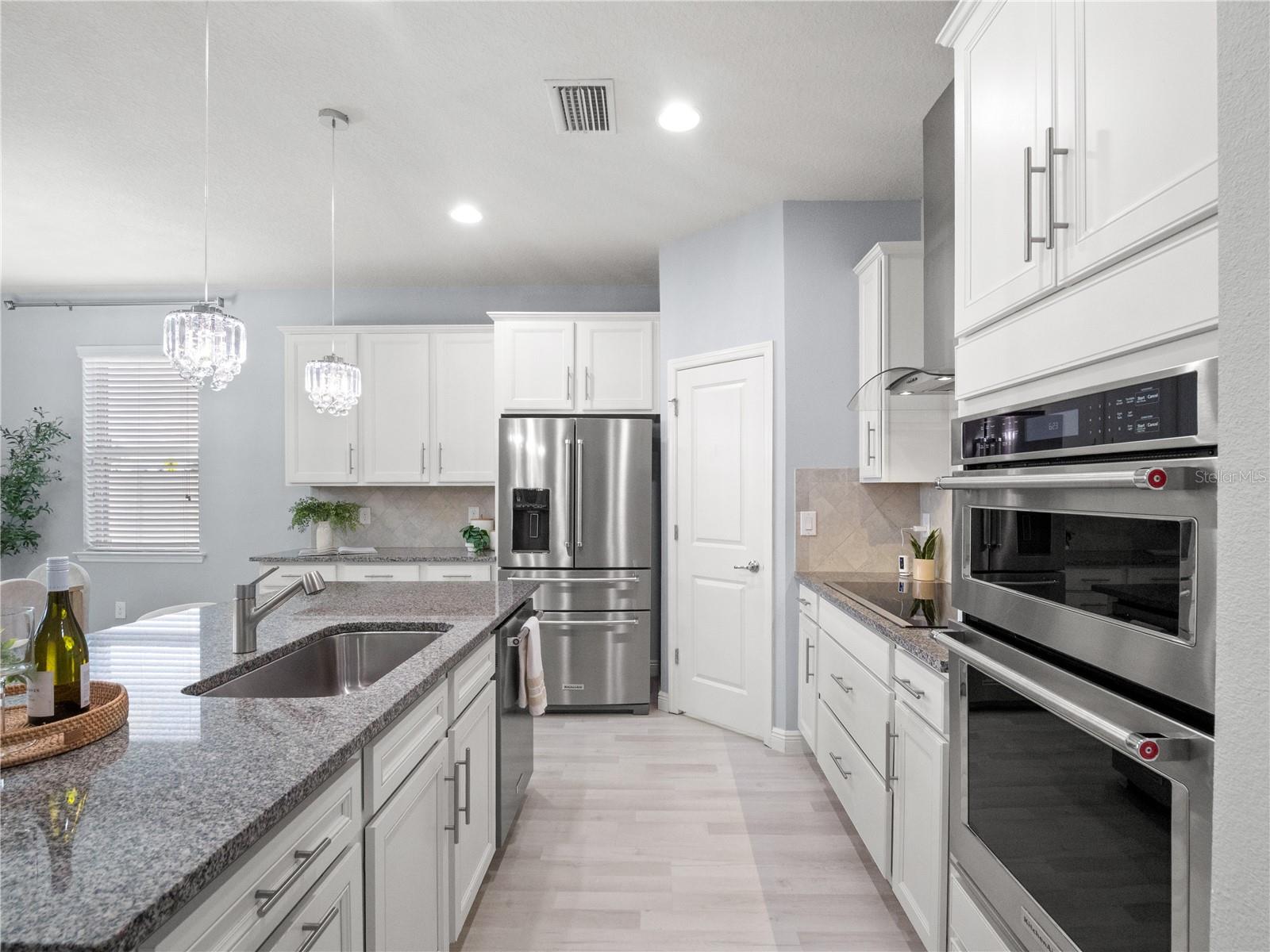 8190 OLIVE BROOK DR — photo 16