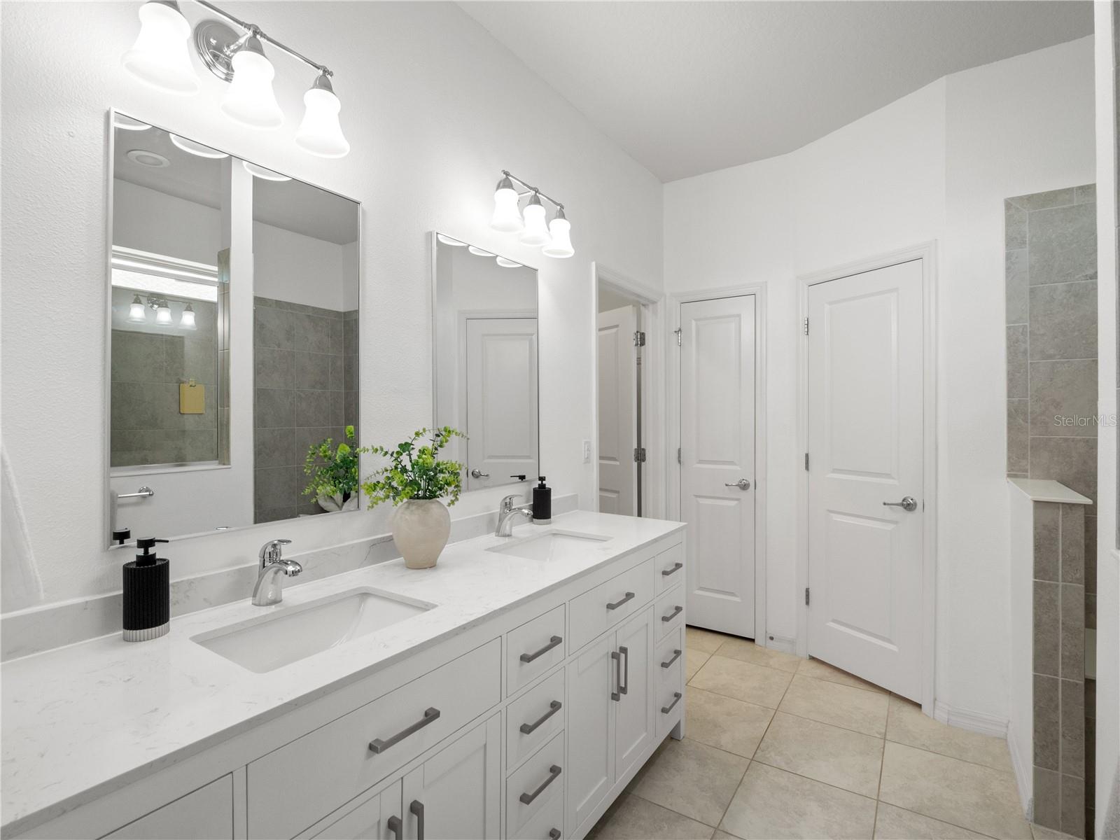 8190 OLIVE BROOK DR — photo 27