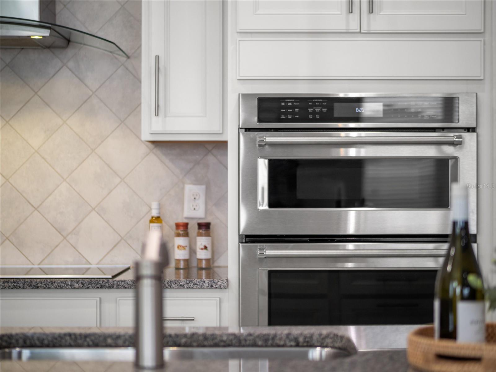 8190 OLIVE BROOK DR — photo 17