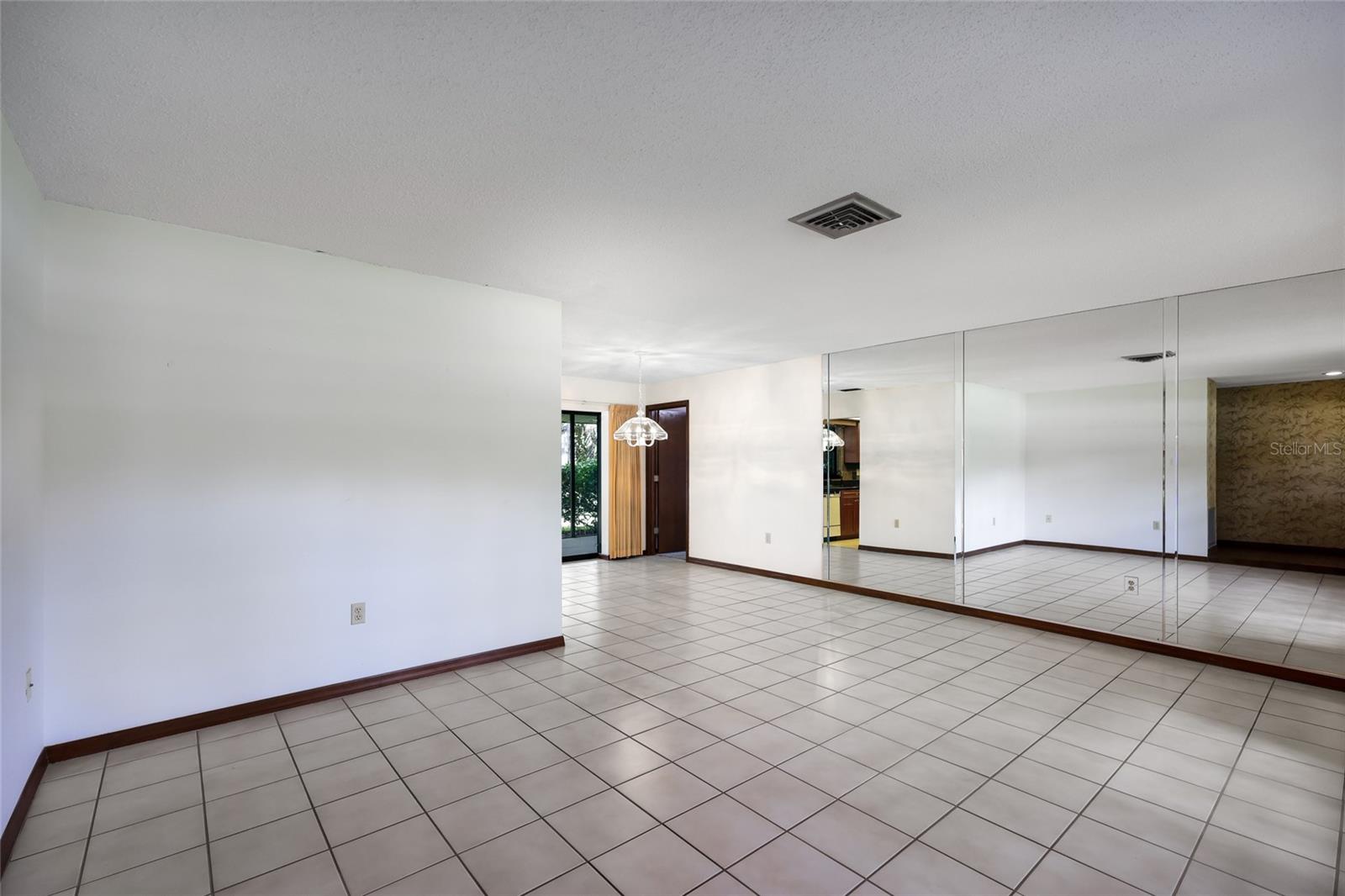 5273 TURTLE CREEK LN — photo 9