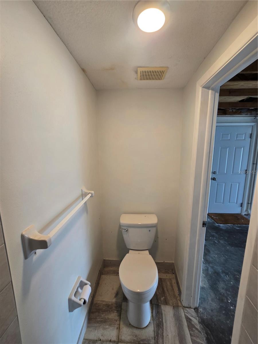 2055 NORFOLK DR — photo 8