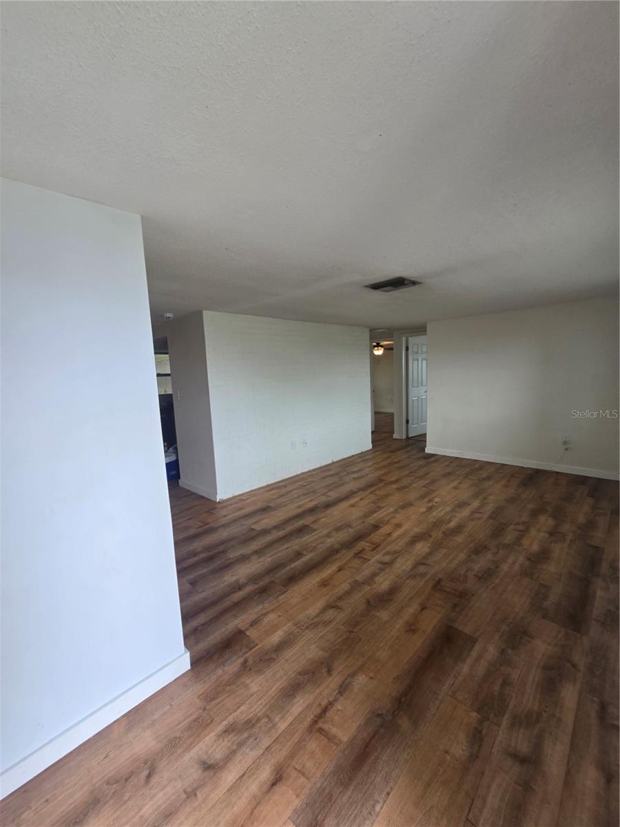2055 NORFOLK DR — photo 14