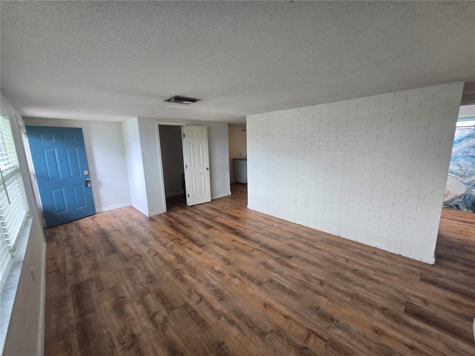 2055 NORFOLK DR — photo 12