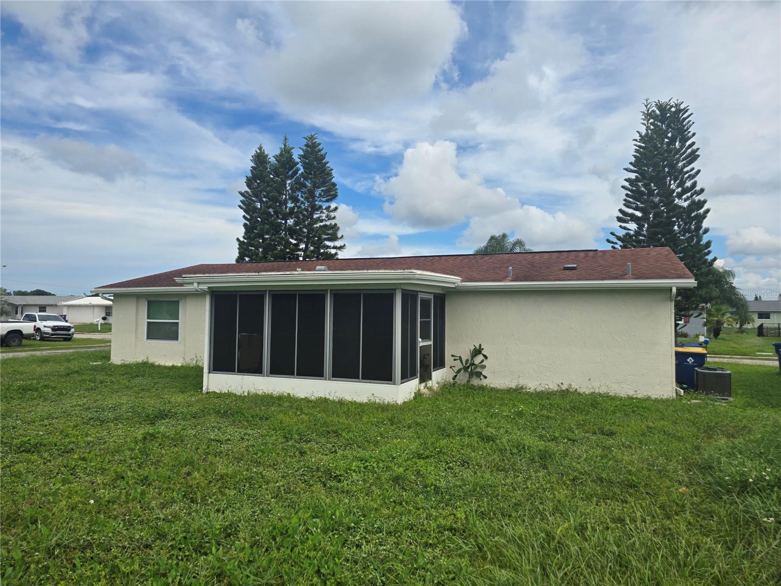 2055 NORFOLK DR — photo 5