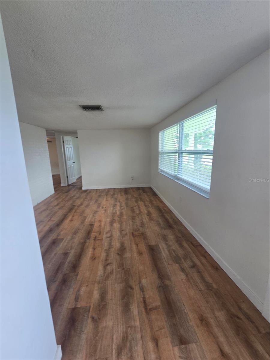 2055 NORFOLK DR — photo 13