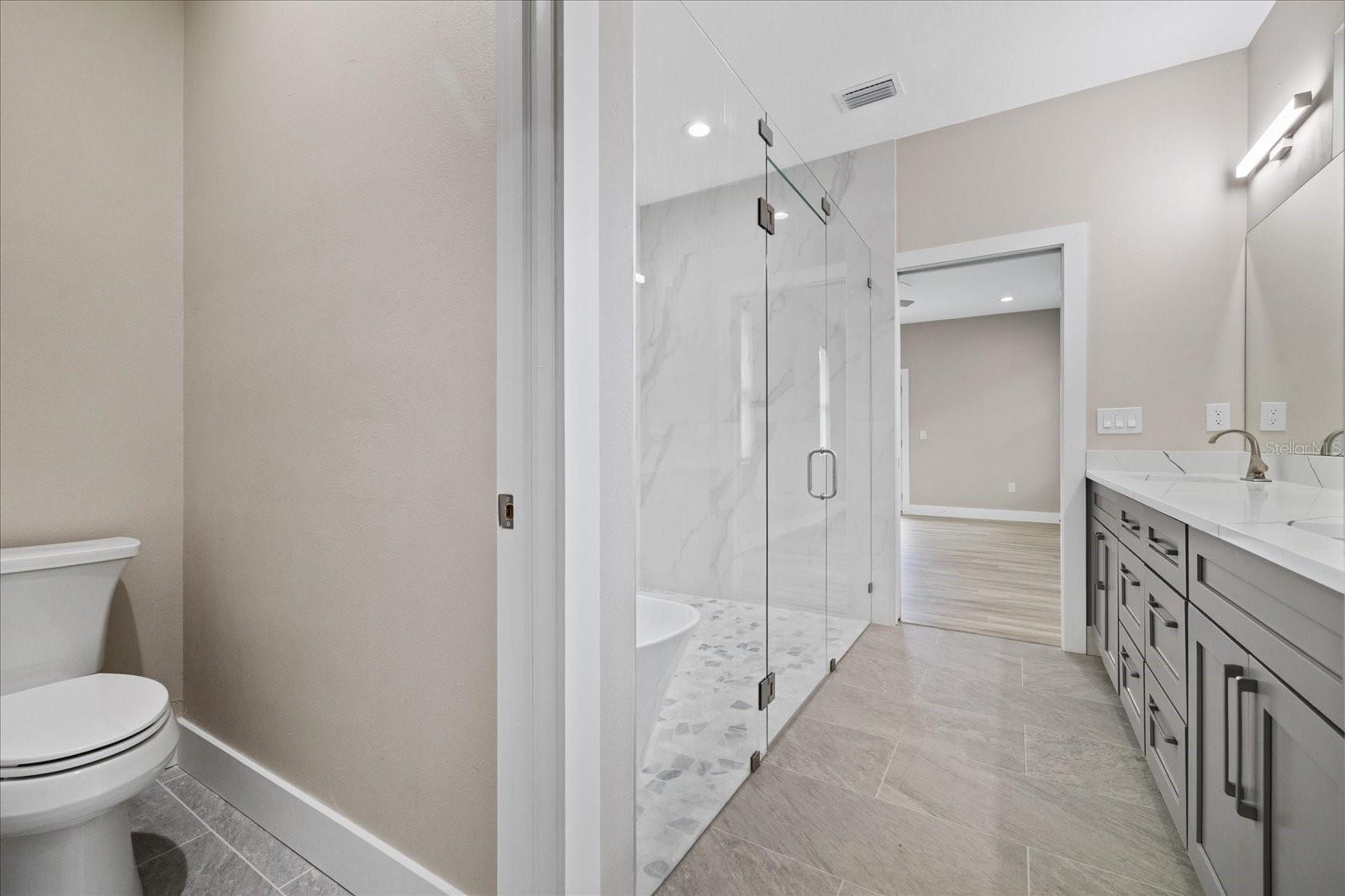 10704 BANFIELD DR — photo 45