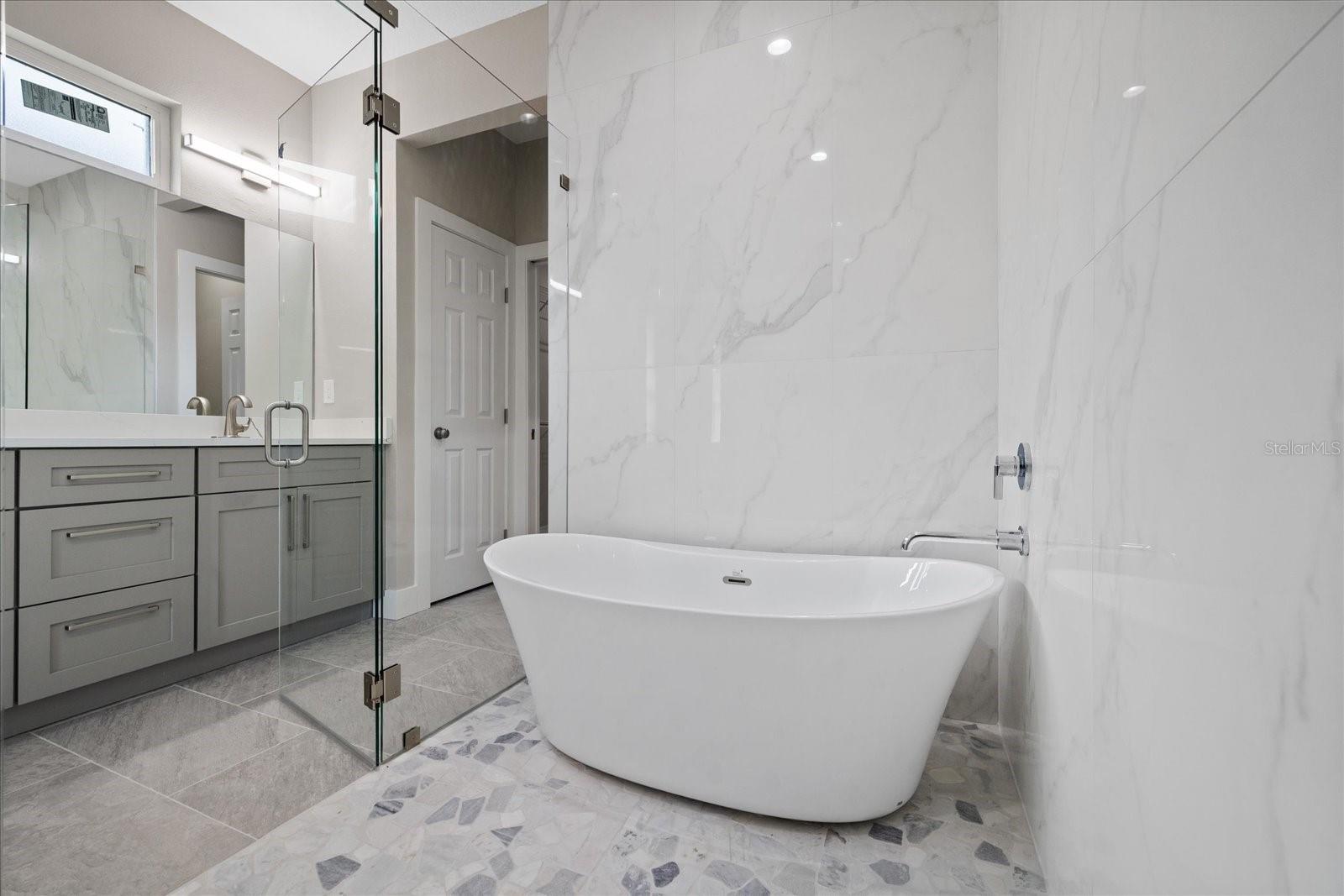 10704 BANFIELD DR — photo 47