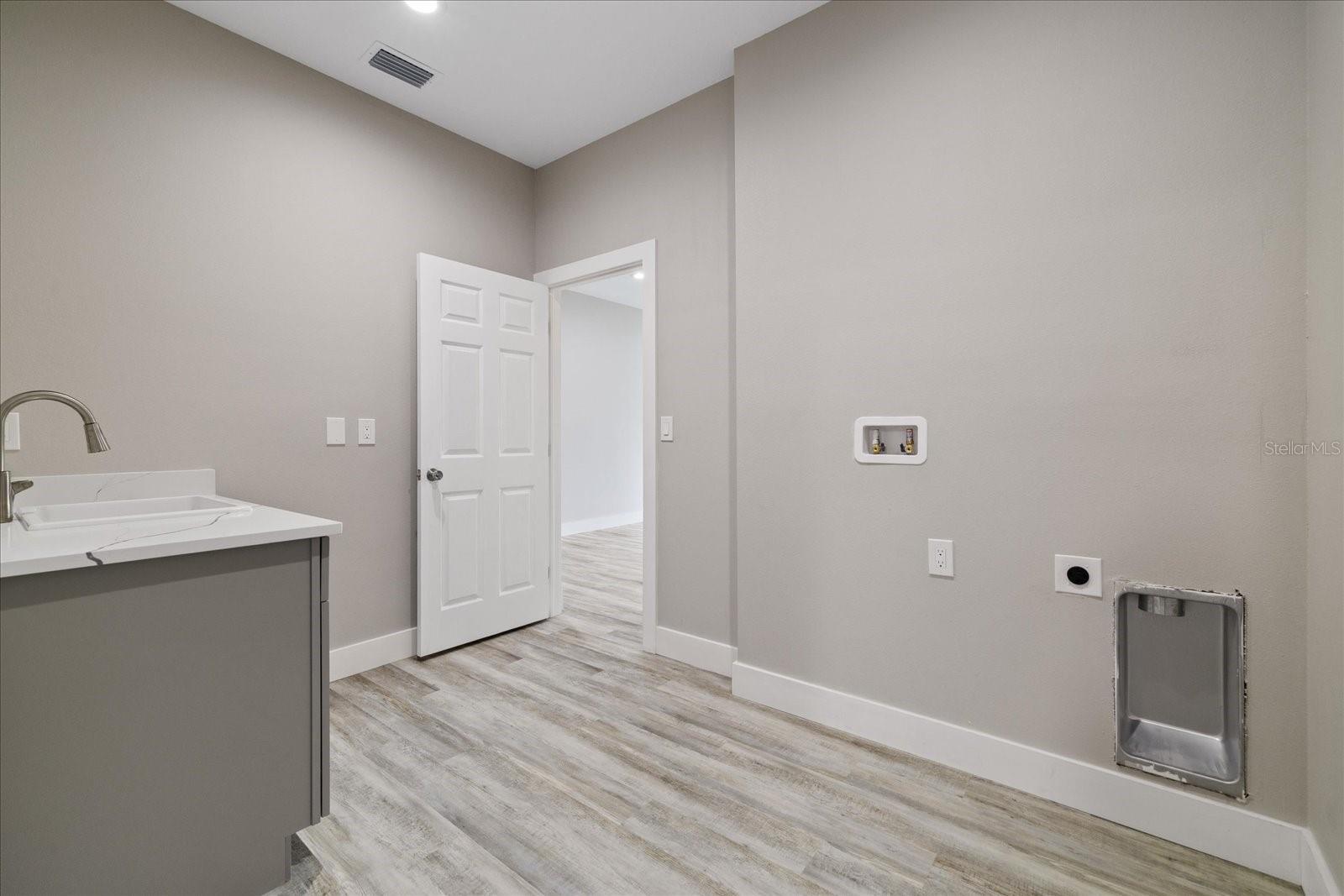 10704 BANFIELD DR — photo 20