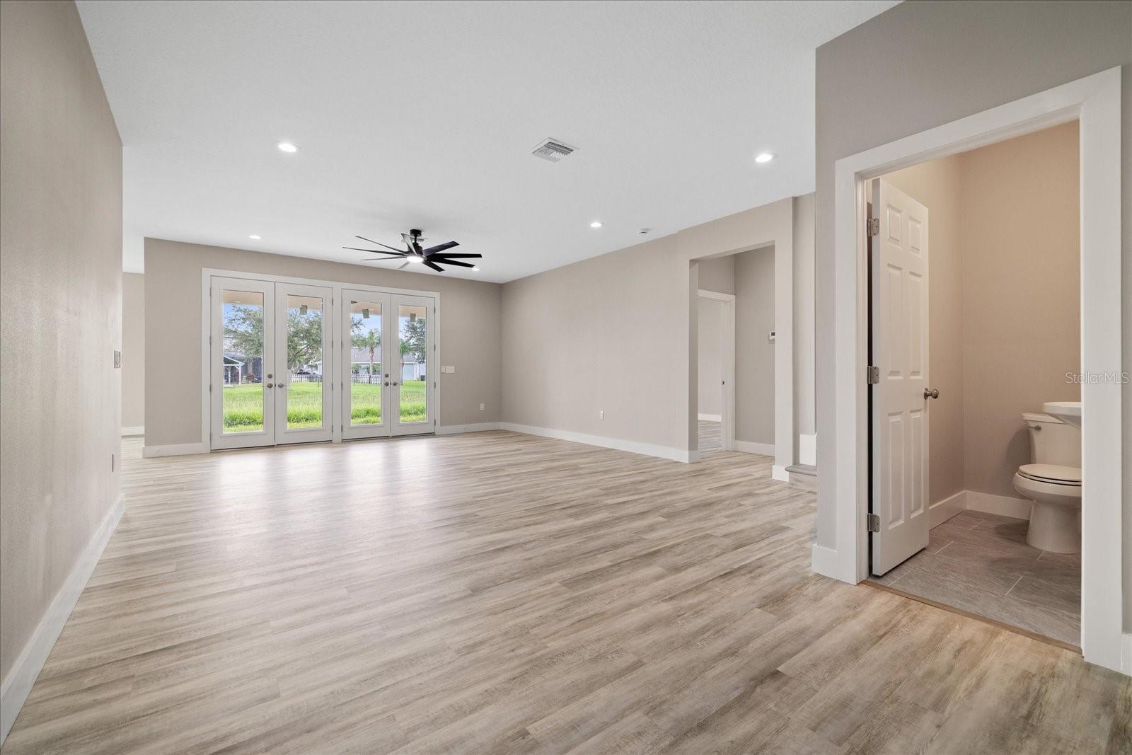 10704 BANFIELD DR — photo 15