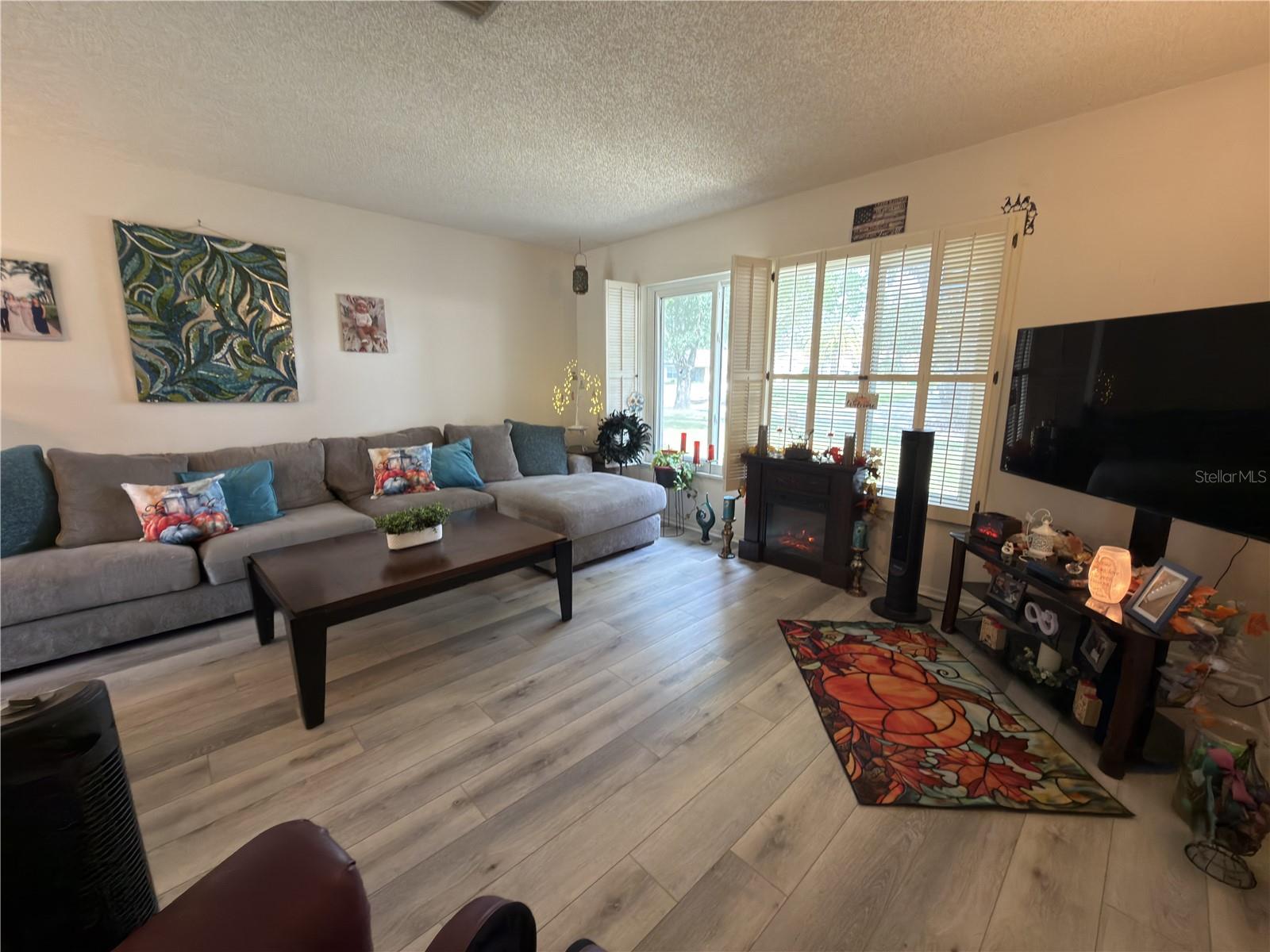1382 GLENGARRY DR — photo 6