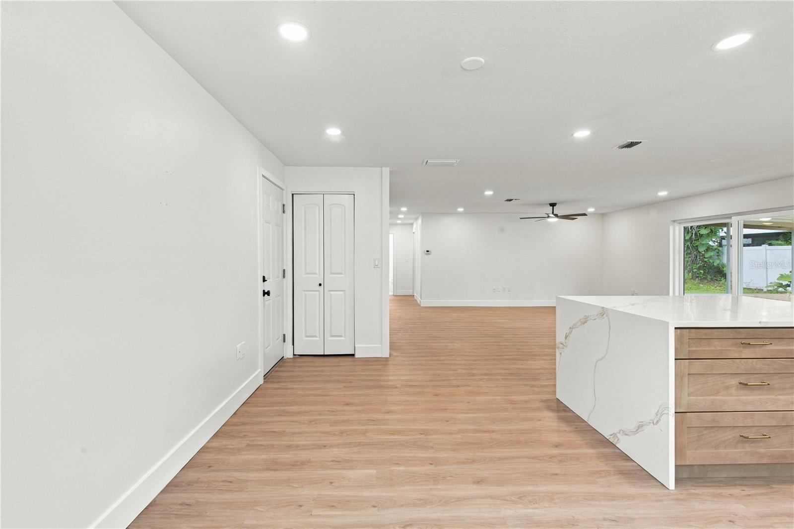 1630 DALE CIR N — photo 20