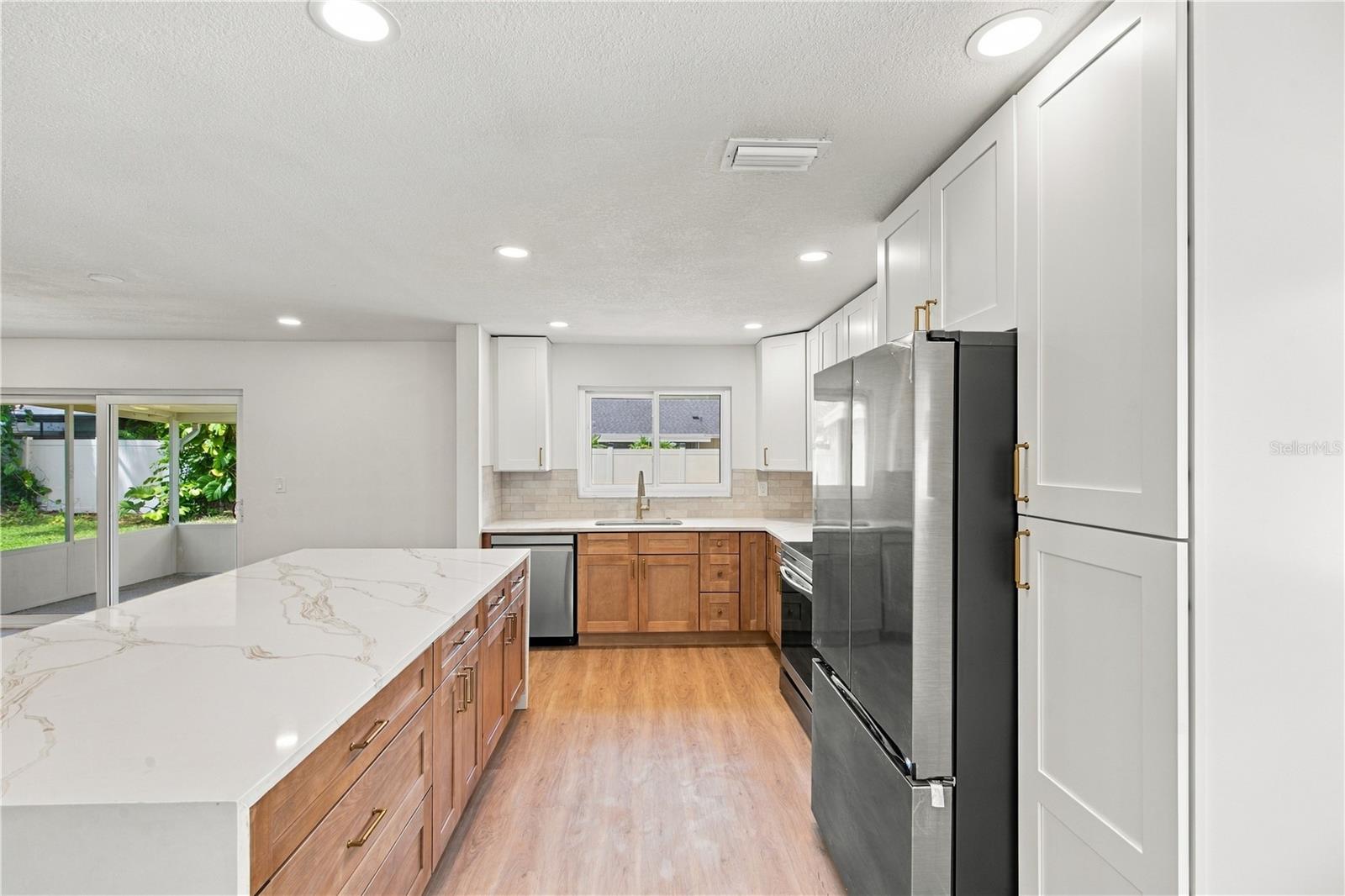1630 DALE CIR N — photo 13