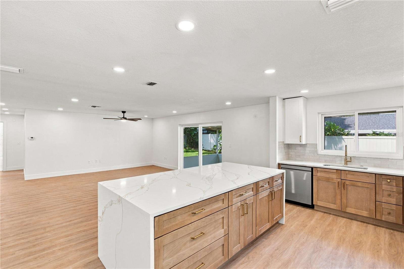 1630 DALE CIR N — photo 14