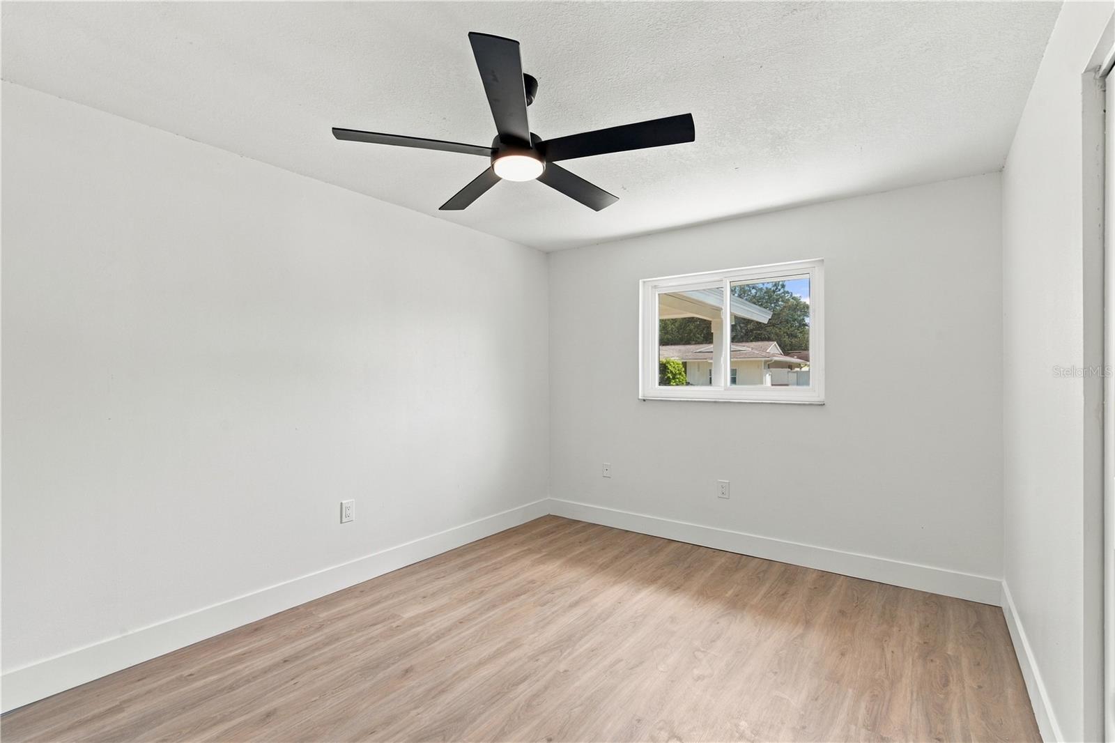 1630 DALE CIR N — photo 24