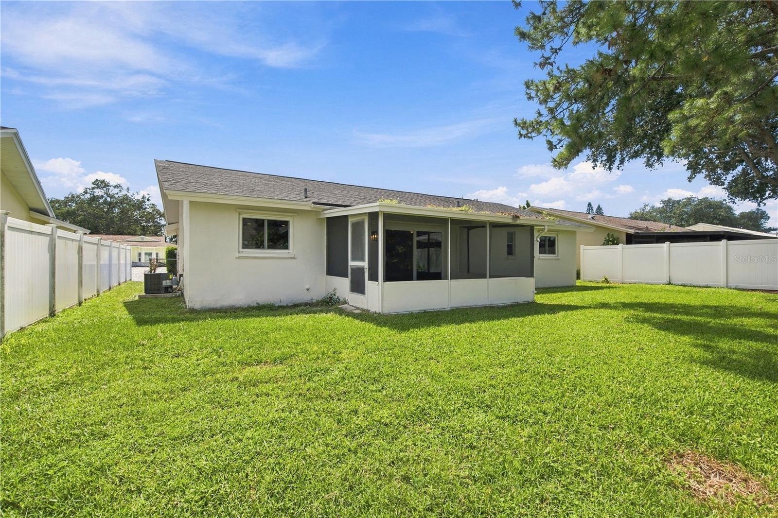 1630 DALE CIR N — photo 30