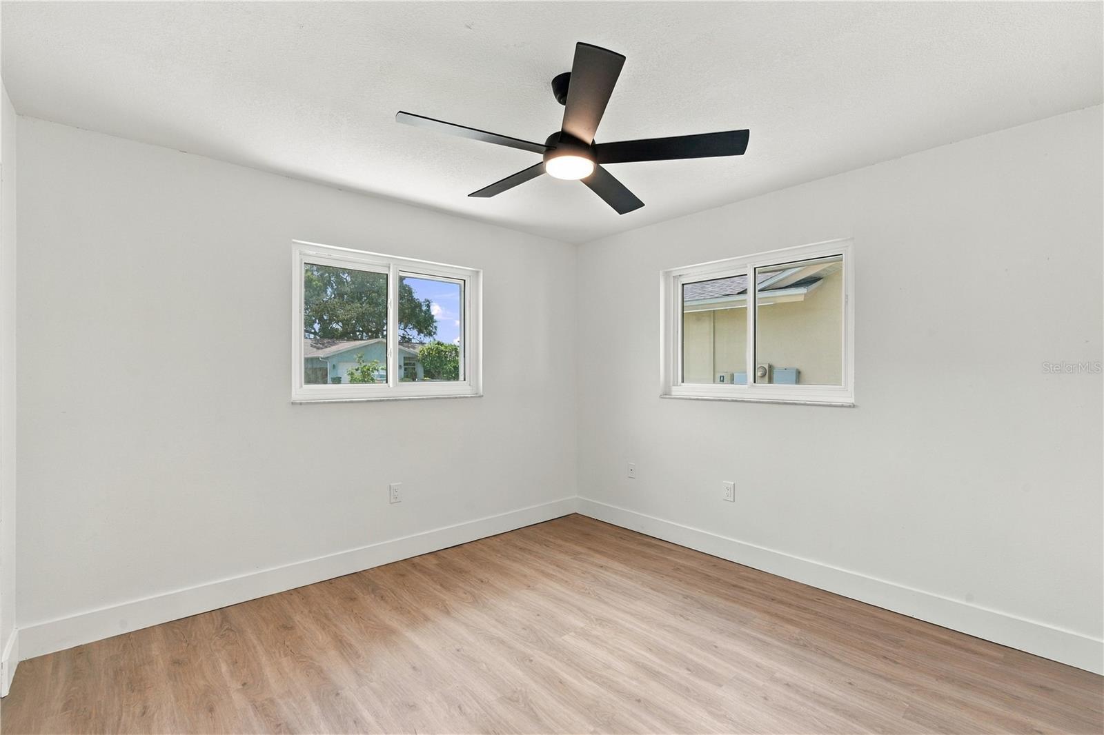 1630 DALE CIR N — photo 27