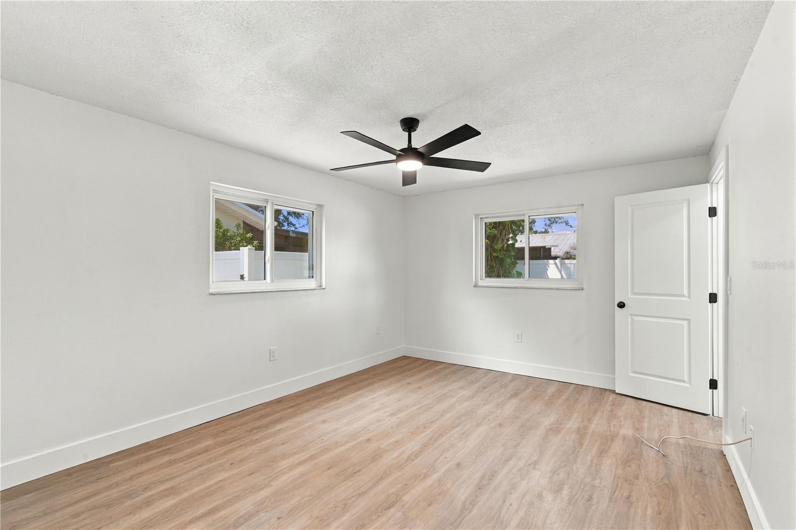 1630 DALE CIR N — photo 21