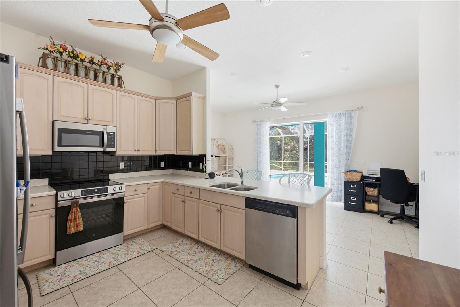 520 LIBERTY ST — photo 12