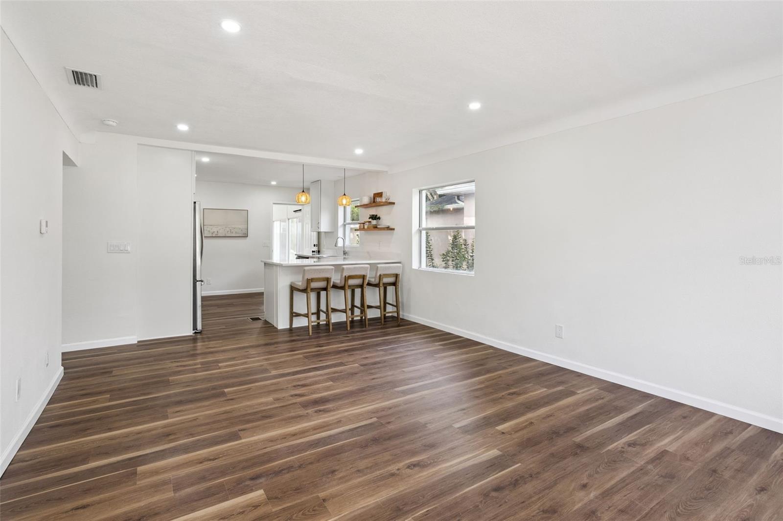 4050 IRIS ST N — photo 6