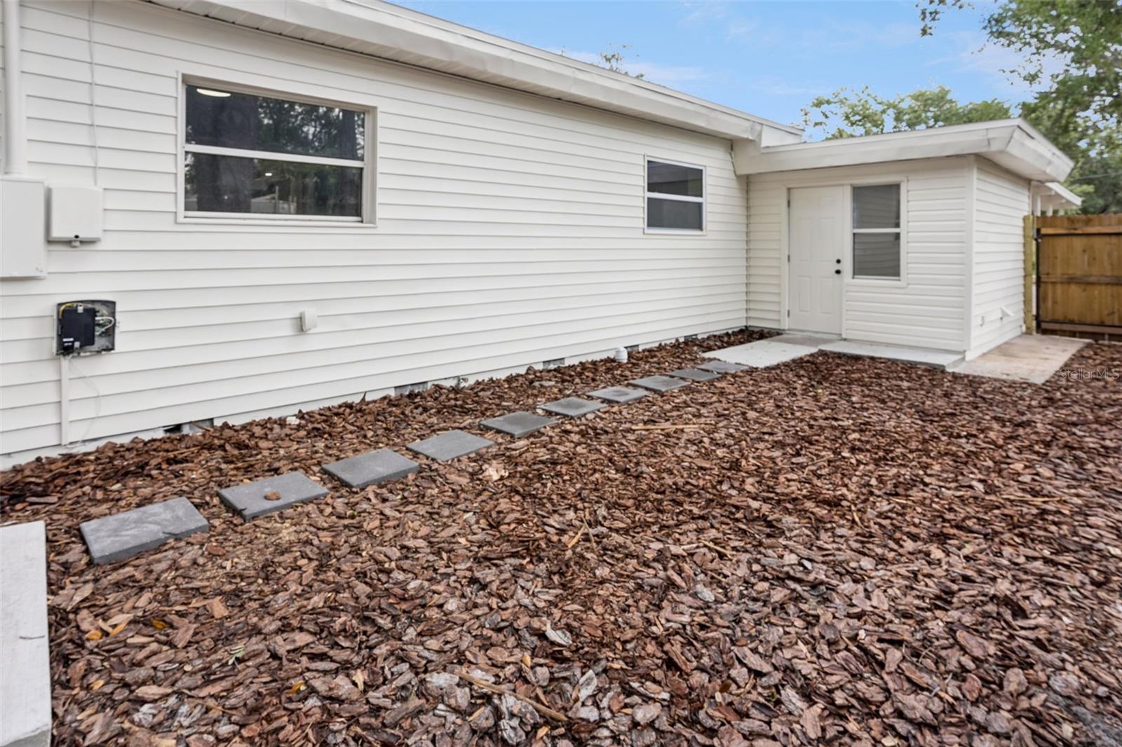 4050 IRIS ST N — photo 30