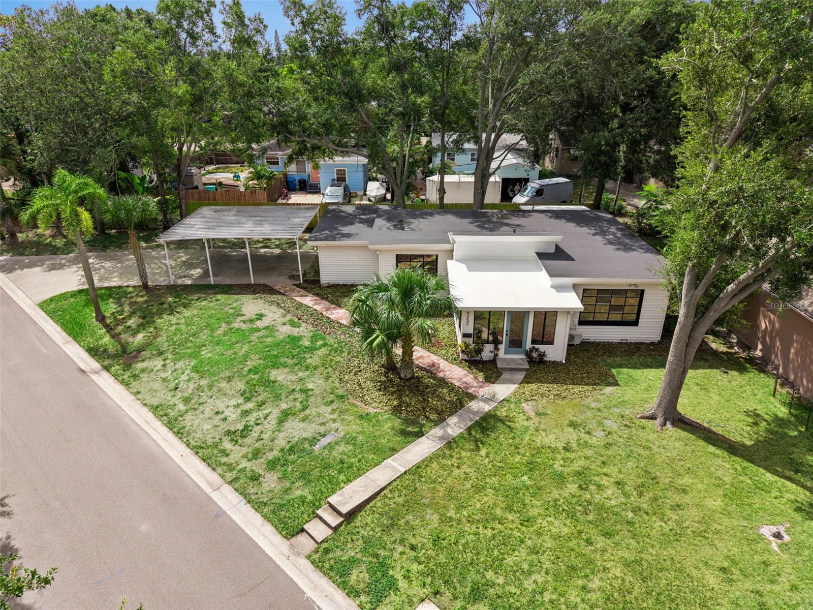 4050 IRIS ST N — photo 37