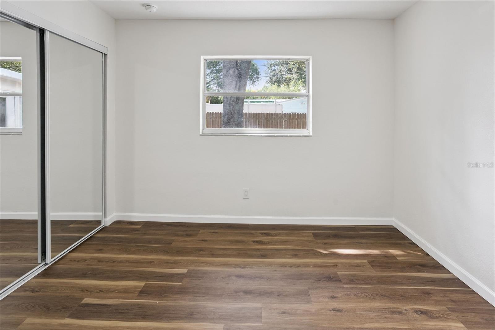 4050 IRIS ST N — photo 17