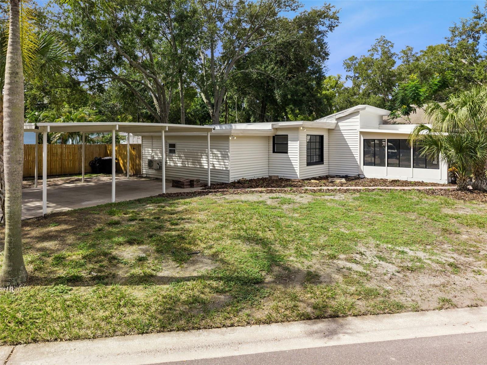 4050 IRIS ST N — photo 35
