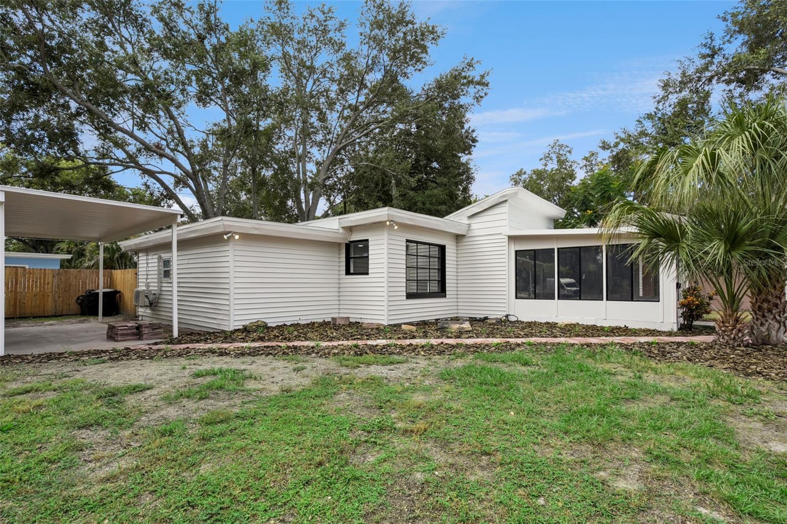 4050 IRIS ST N — photo 34