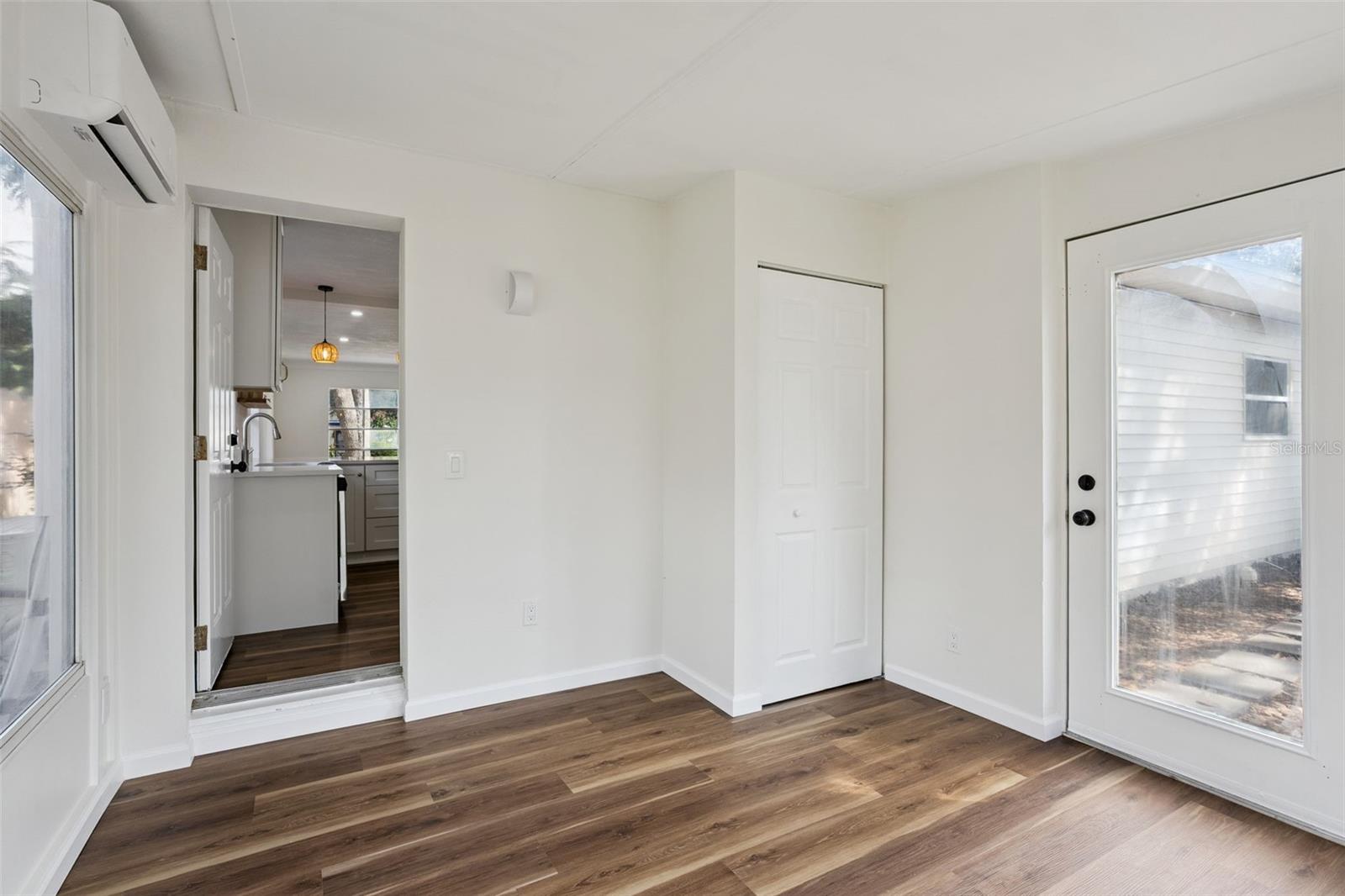 4050 IRIS ST N — photo 21