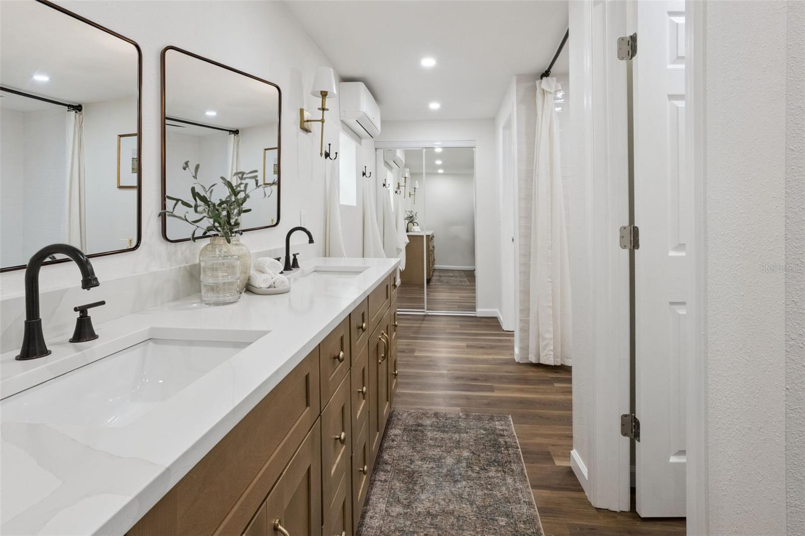 4050 IRIS ST N — photo 12