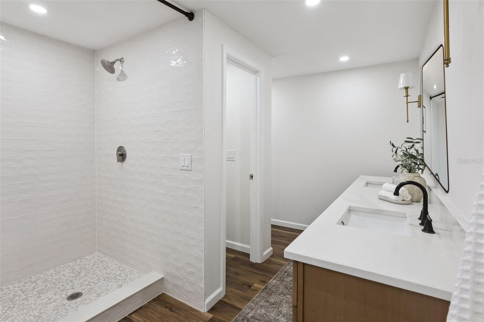 4050 IRIS ST N — photo 14