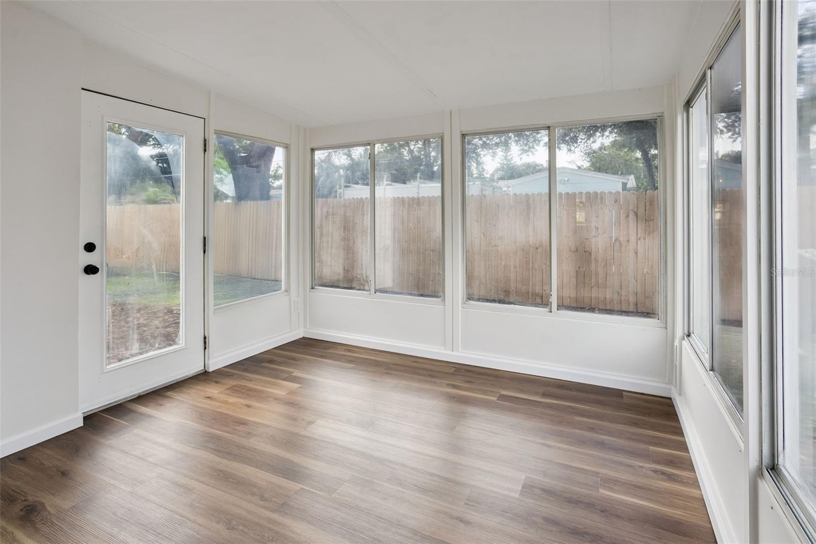4050 IRIS ST N — photo 22