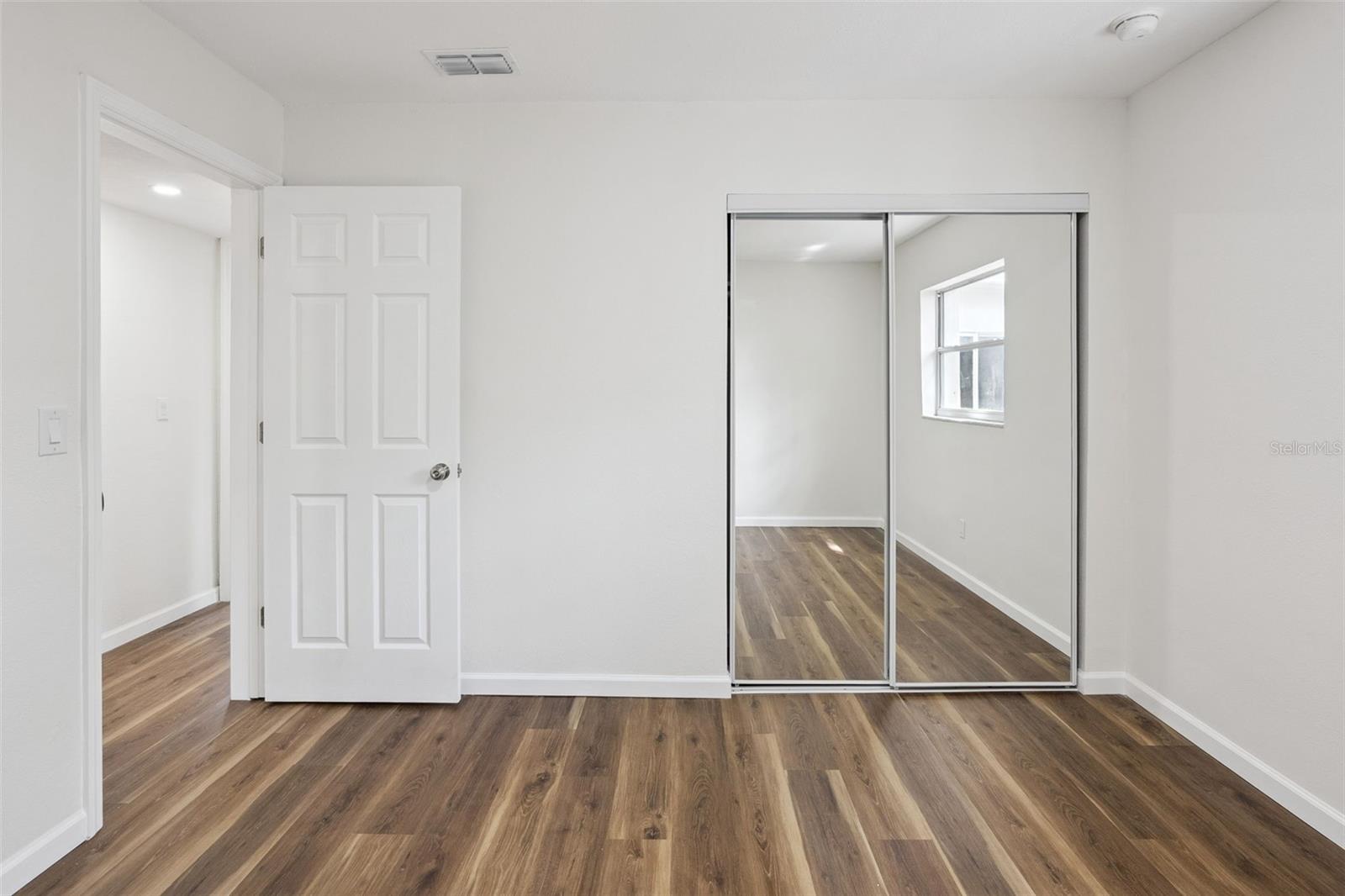 4050 IRIS ST N — photo 16