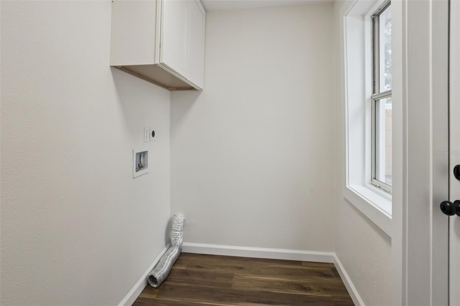 4050 IRIS ST N — photo 27