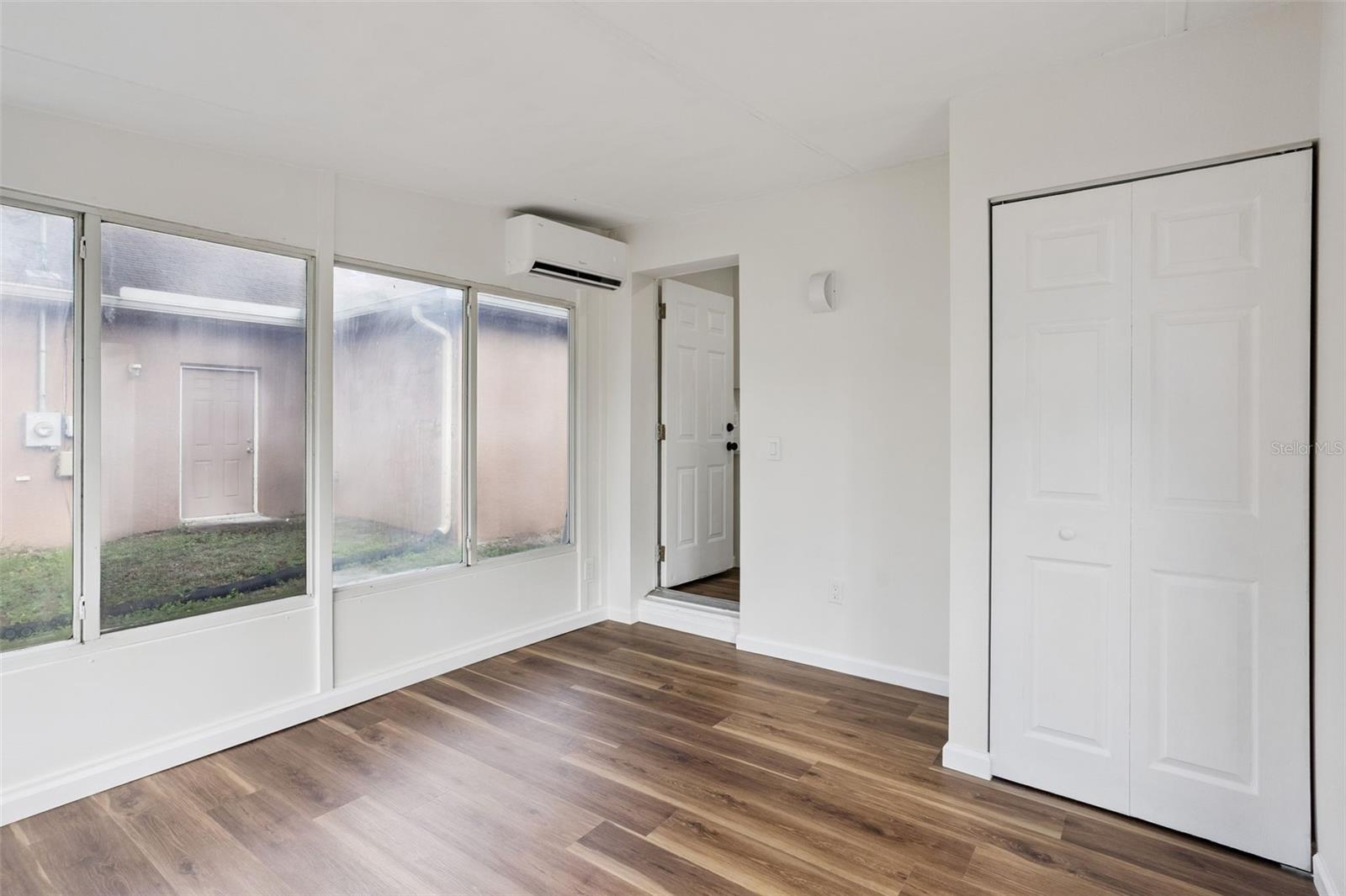 4050 IRIS ST N — photo 23