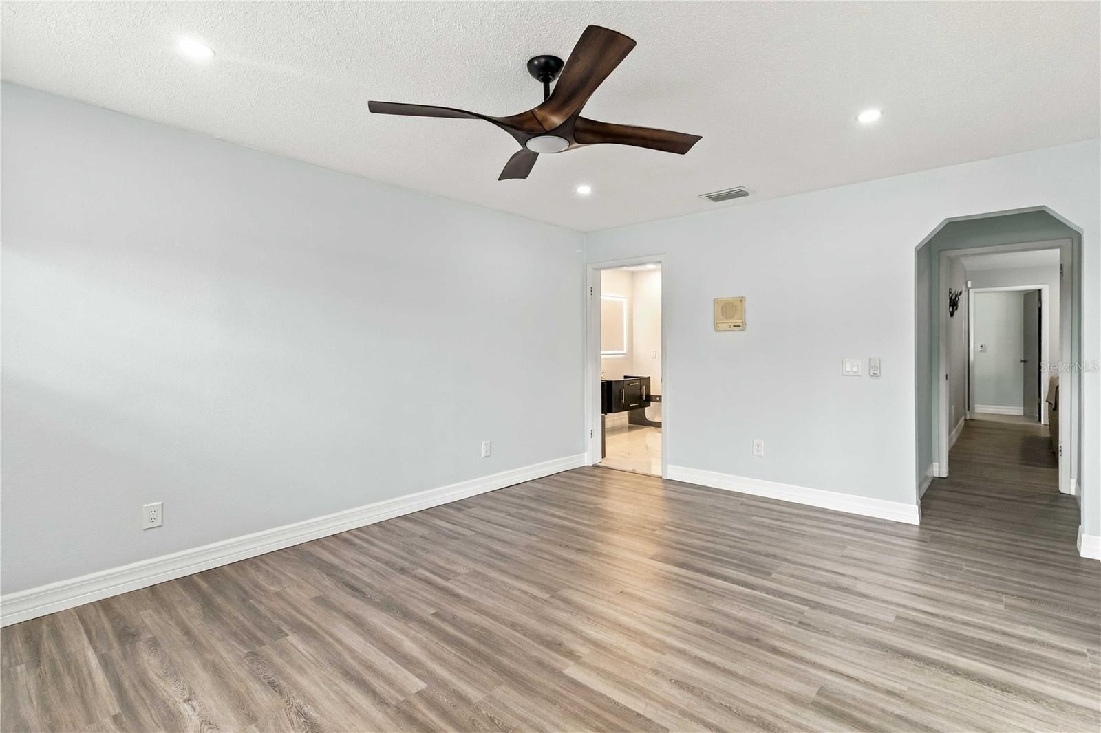 816 KNIGHT ST — photo 13