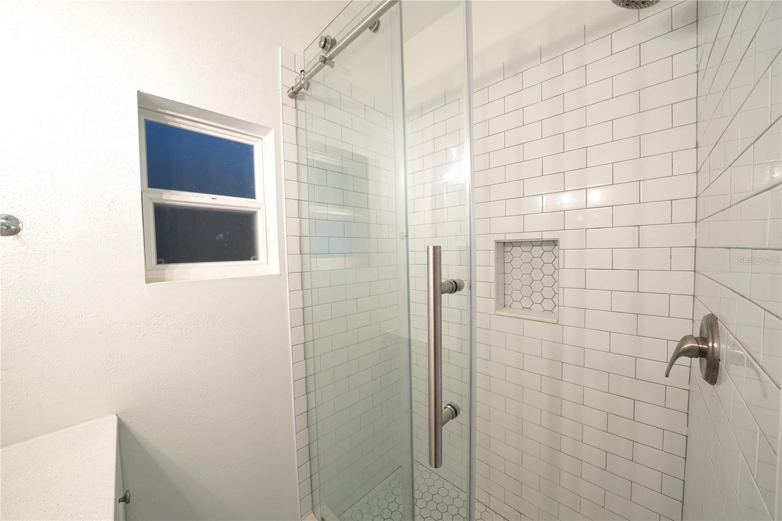 1121 CHERRY ST NE — photo 11