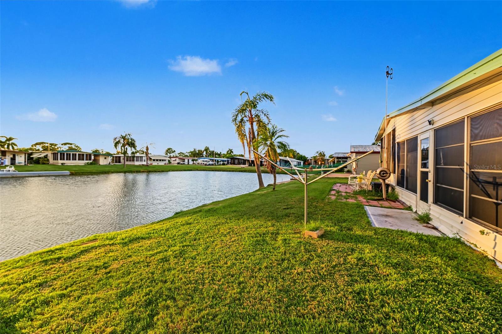 3207 BREWSTER DR — photo 34