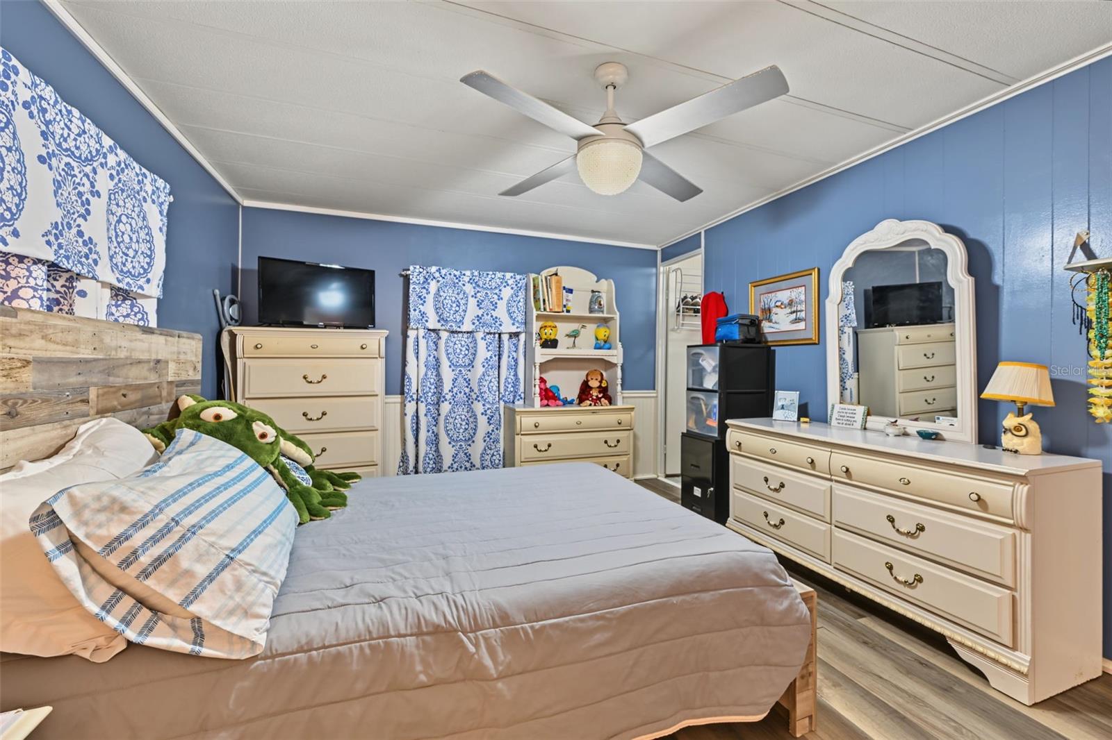 3207 BREWSTER DR — photo 22