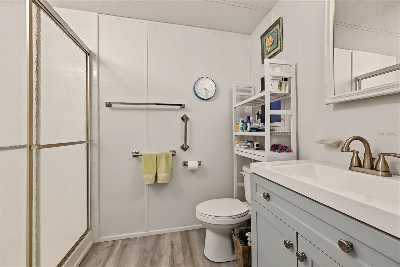 3207 BREWSTER DR — photo 25