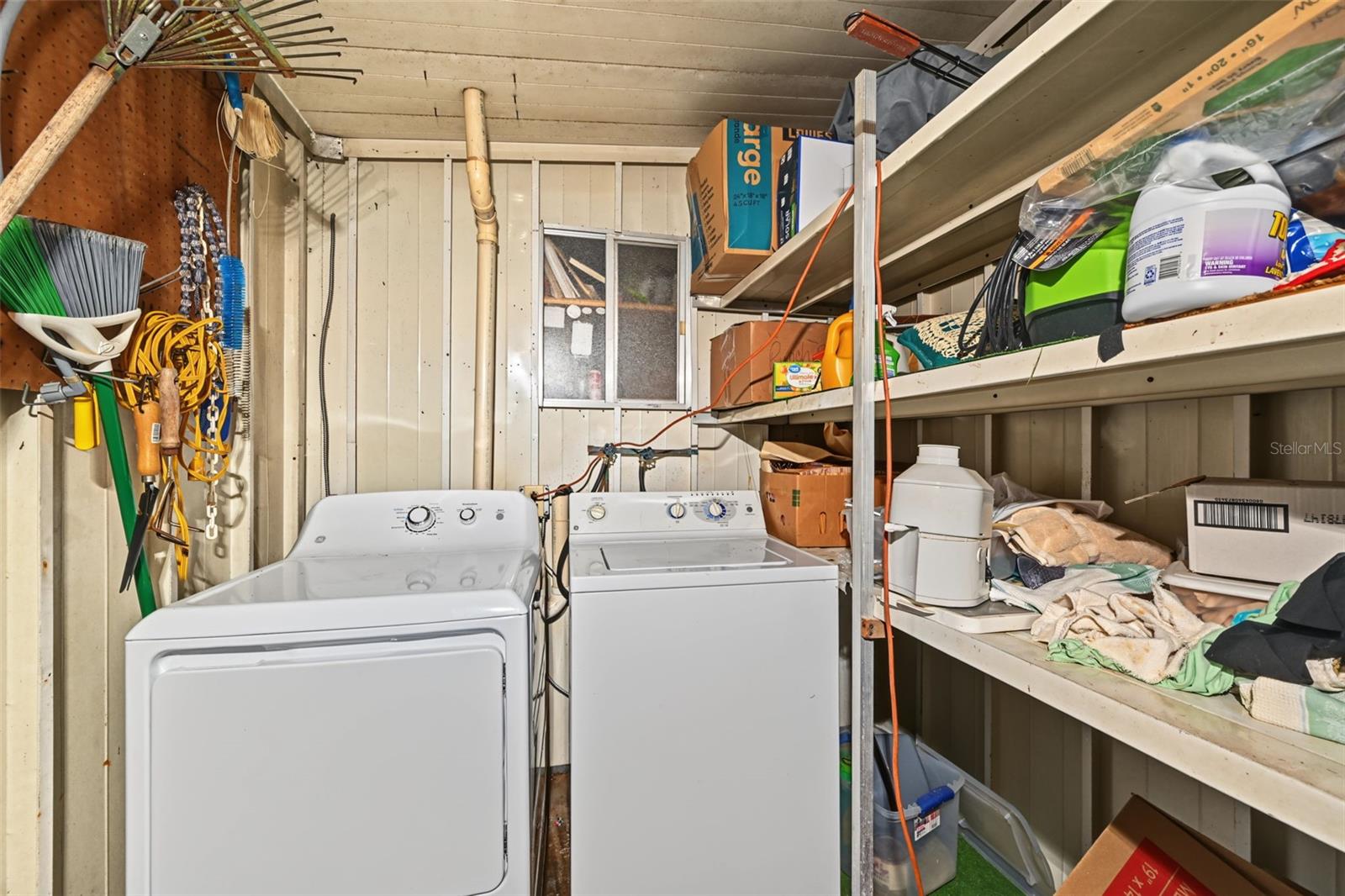 3207 BREWSTER DR — photo 30