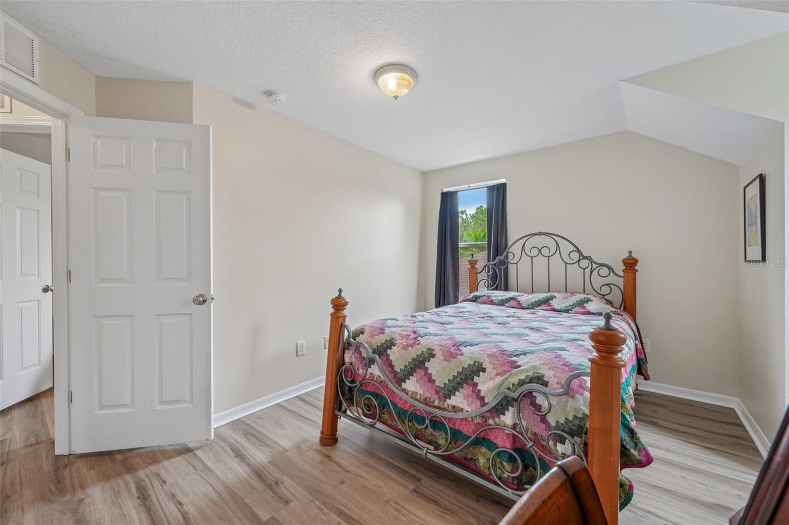 6527 BRIDGECREST DR — photo 24