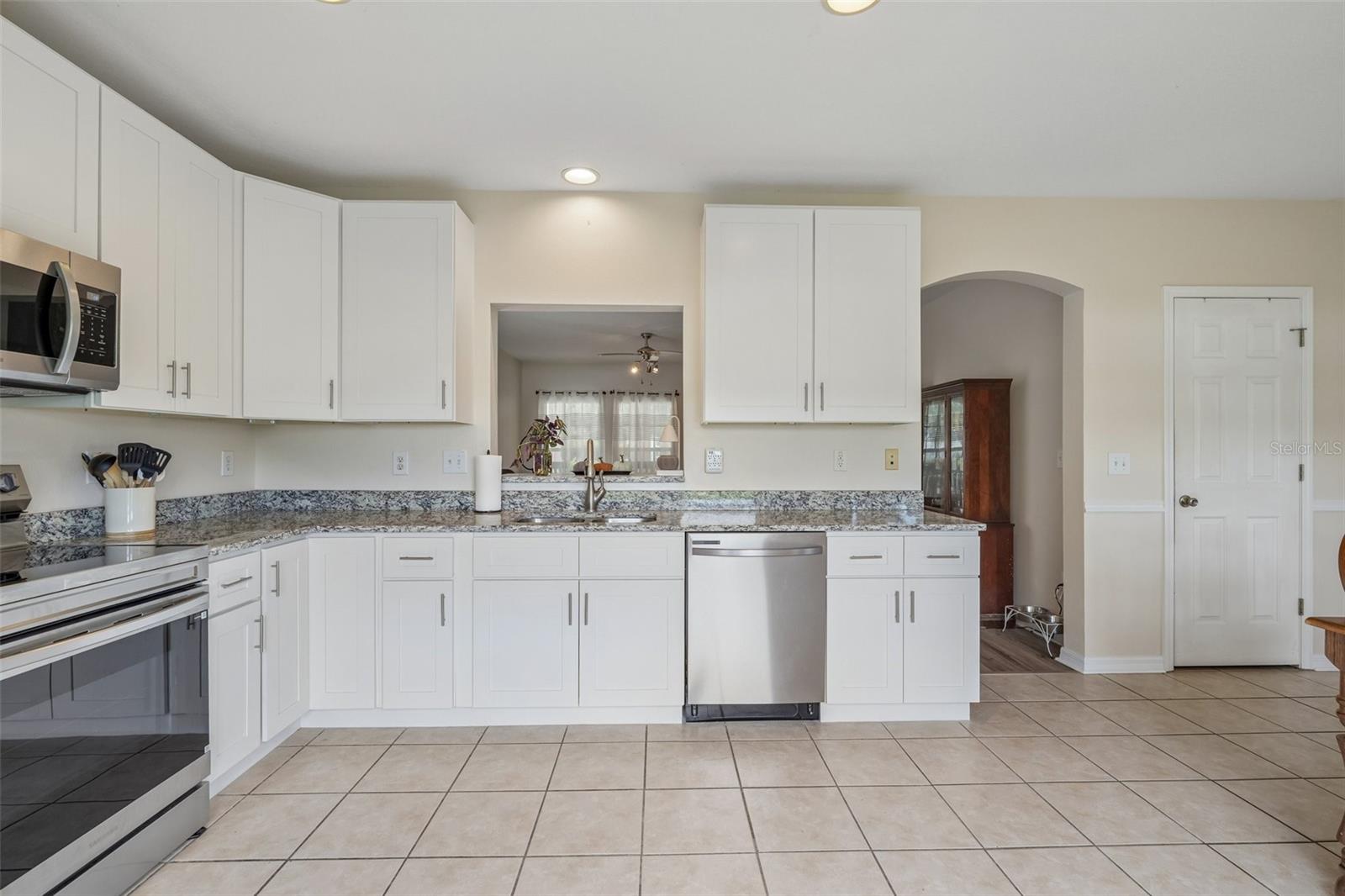 6527 BRIDGECREST DR — photo 13