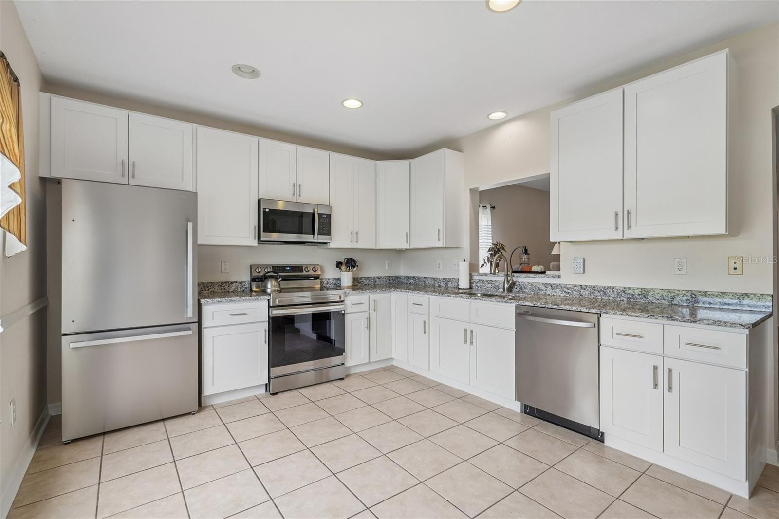 6527 BRIDGECREST DR — photo 12