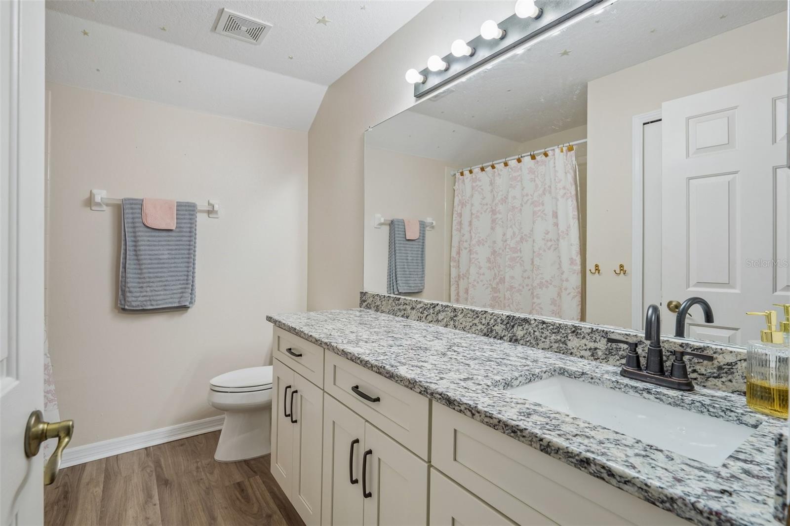 6527 BRIDGECREST DR — photo 22